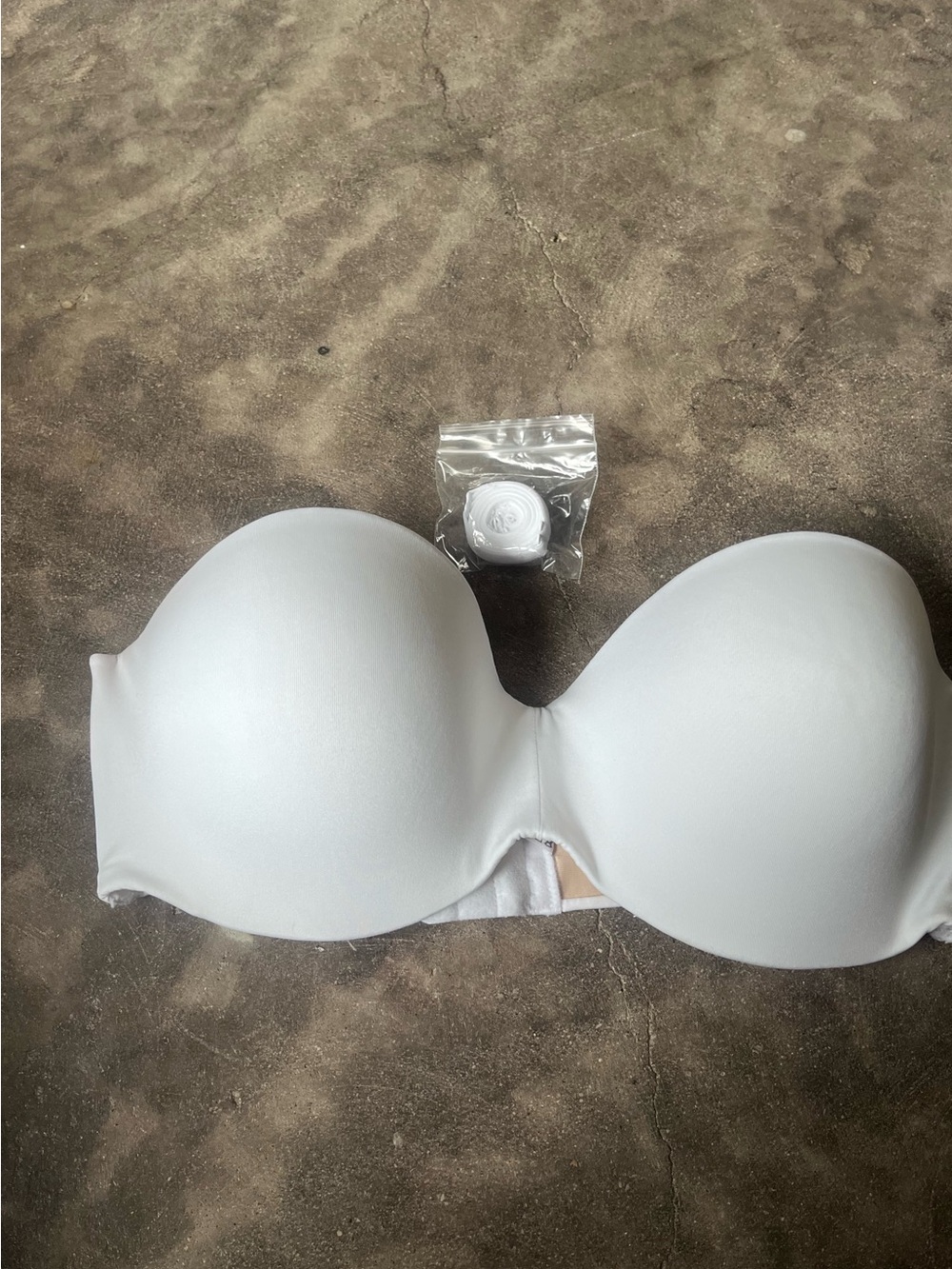 Maidenform Strapless Smooth Molded Bra - White